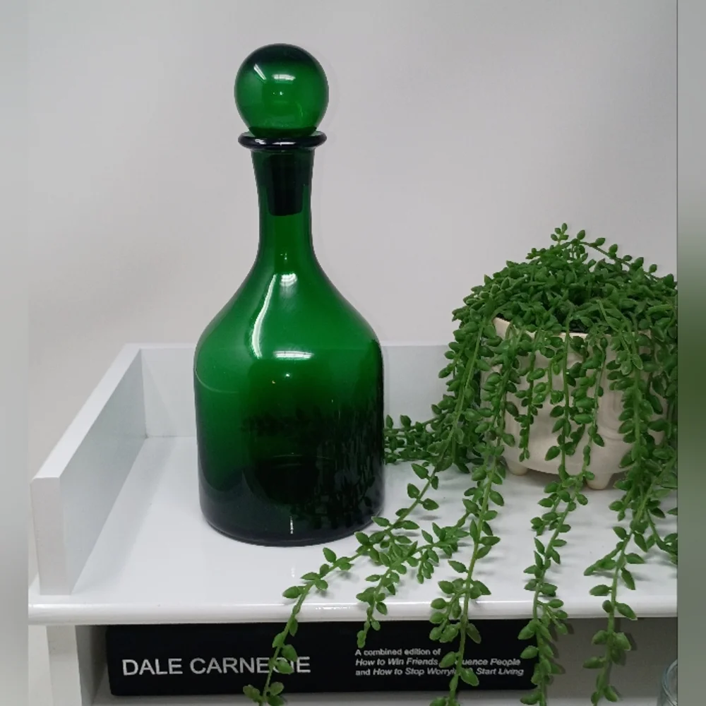 Elegant Green Glass Vase